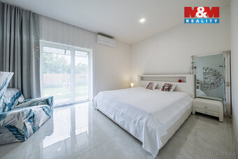 Prodej plně soběstačného rodinného domu v Rostoklatech - 8