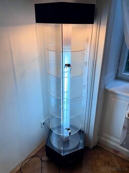 Vitrina z plexiskla - 8