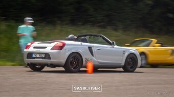 Toyota MR-2 - 8