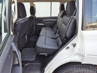MITSUBISHI PAJERO 3.2DiD 140KW 2016 1.MAJITEL XENON-7 MÍST - 8