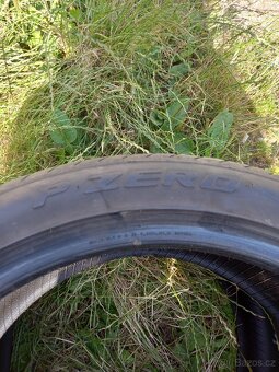 235/45R20 - 8