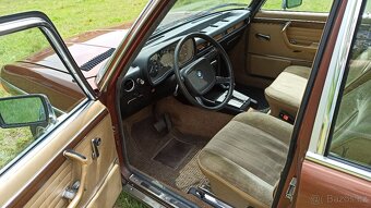 BMW E3 3.0 S - 8