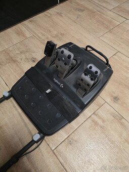 Simulátor pro závodní hry na PS/XBOX/PC s F1 volantem - 8