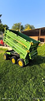Přives šestikolový John Deere - 8