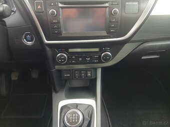 Toyota Auris kombi 1.6VVT-i 97kW - 8