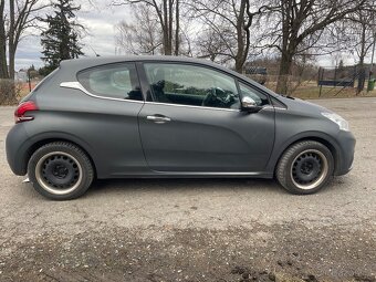 Peugeot 208. RV2016. Najeto 74000km - 8