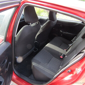 Toyota Yaris, 1,0i 51kw, BENZÍN, 2012, STK 4/2027 - 8