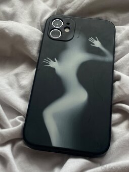 iPhone 11 - 8