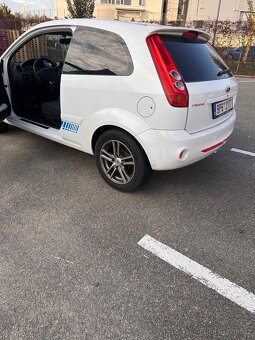 Ford fiesta - 8