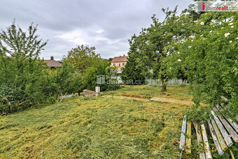 Prodej  P5 Lochkov 2 rodinné domy 320m2 pozemek 974m2 - 8