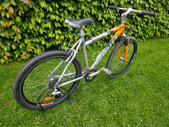 Dámské 26" horské hliníkové kolo KELLYS, rám 20" - 8