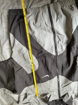Šedá větrovka Nike Windbreaker - 8