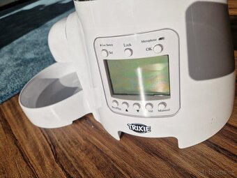 Automatické krmítko/dávkovač žrádla pro kočky/psy Trixie TX7 - 8