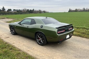 Dodge Challenger Scat pack / SRT 6.4 V8 - pronájem - 8