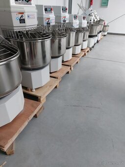 Hnětač těsta 20 L Spirálový hnětač těsta profi - 8