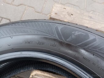 215/60/17 celoroční pneu goodyear - 8