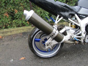 Yamaha YZF R1 RN01 - 8