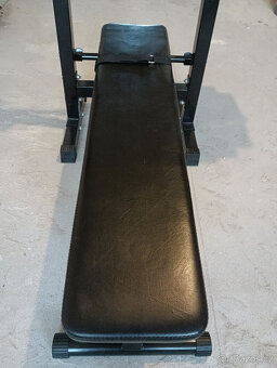 Lavice a dvourucni cinka na posilovani Bench press - 8