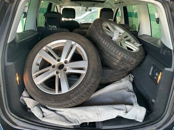 VW Sharan 2.0 TDI 103kW Match,DSG,7.míst,tažné,Xenon - 8