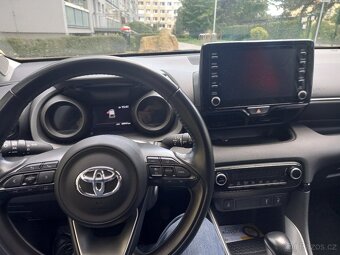 Toyota Yaris 1.5 HYBRID ,zakoupeno v ČR - 8