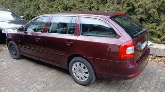 Škoda Octavia Combi 2 1.8 TSi 160 koní rok 2010 moc pěkná ČR - 8