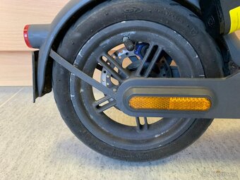 Xiaomi Mi Electric Scooter 3 elektrokoloběžka - 8