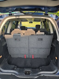 Prostorný Ford Galaxy 2009, benzín, servisovaný,bez investic - 8