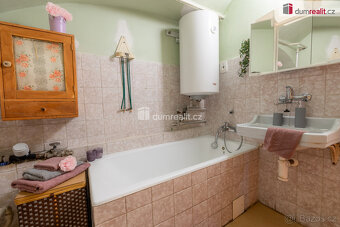 Prodej rodinného domu 146 m2, pozemek 291 m2 - Mšec - 8