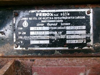 prodám hoblovku, staré nářadí-háky a další. Hoblovka bez mot - 8