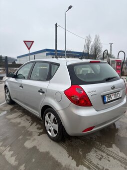 Kia Ceed - 8