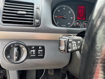 Volkswagen Touran 2.0TDI 103Kw United - Tažný - 8