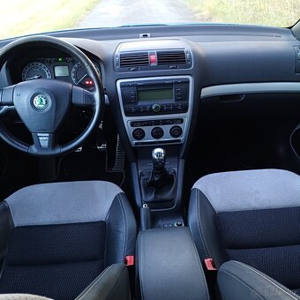 Škoda Octavia 2.0 TFSI rs - 8