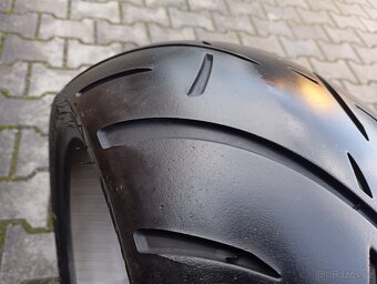 260/40/18 Night Rod Breakout pneu Metzeler - 8