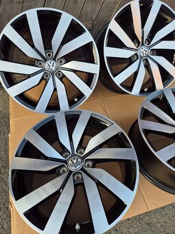 5x112 r18 Originál Vw Passat B8-Rline - 8