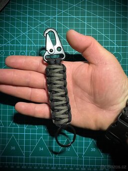 Paracord náramky a klíčenky – ruční výroba - 8