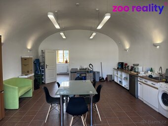 Pronájem 6 kanceláří 435 m² - 8