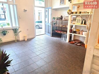 Pronájem komerčního prostoru 30 m2 u místeckého náměstí, uli - 8