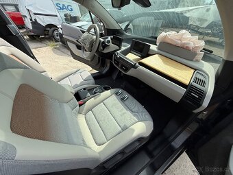 Bmw i3 125kw najeto:51315km rv:2022/7 havarované - 8