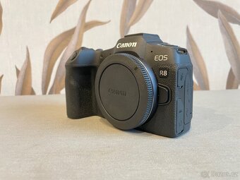 Canon EOS R8 – kompletní balení - 8