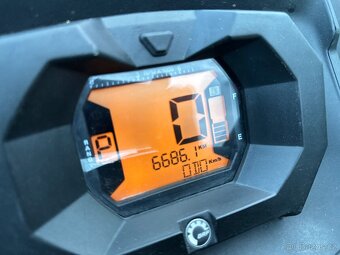 Can-am Outlander 650 PRO 6x6 T3 MY2016 odpočet DPH - 8