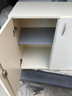 Skříňka nízká TECHO dvoudveřová uzamykatelná za 500 kč - 8