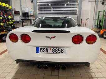 Prodám Corvette C6 R437 motor 6.2 V8 437 koní eu verze r.v 0 - 8