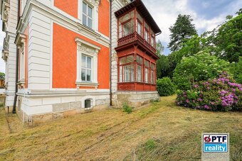 Nádherná prostorná secesní vila s krásnou zahradou ve Varnsd - 8
