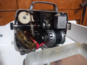 Retro promítačka MEOPTA AM8 - 8