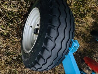 Plečka na kukuřici, slunečnici - 8