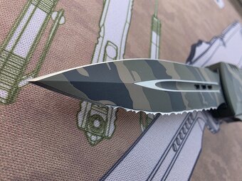 Microtech Luminary ZBP Tiger Stripe Camo - 8