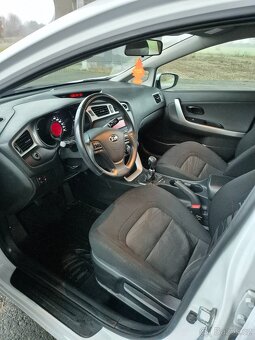 Kia ceed SW 1.6 GDi - 8