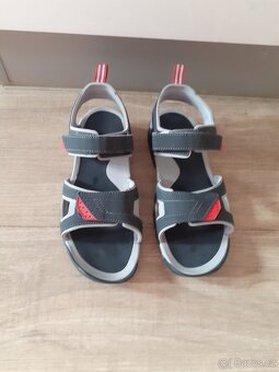 Prodám juniorské sandály vel. 40 stélka 25,3cm - 8