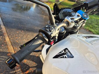 TRIUMPH STREET TRIPLE 765 R 2024 - 8