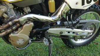 Husqvarna TE 410 e - 8